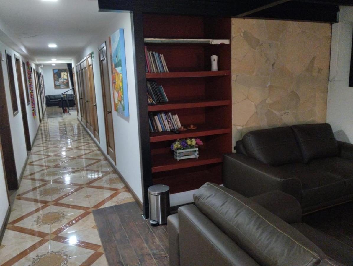 Hotel Lya ซานกริสโตบัล เด ลาสกาซาส ภายนอก รูปภาพ