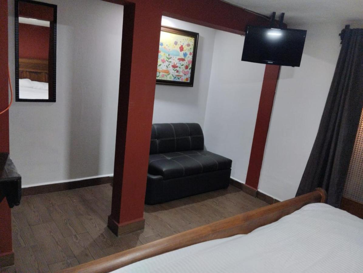 Hotel Lya ซานกริสโตบัล เด ลาสกาซาส ภายนอก รูปภาพ